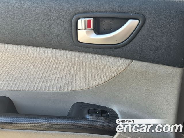 Hyundai Sonata — interior