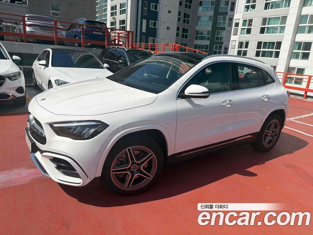 Mercedes-Benz GLA-Class — exterior
