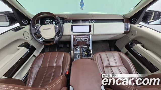 Land Rover Range Rover — interior