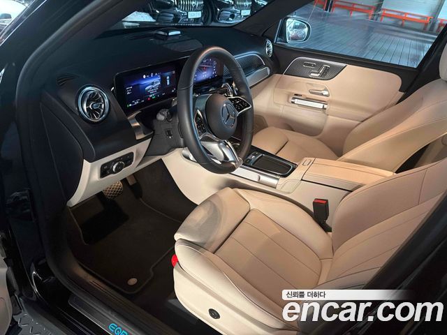 Mercedes-Benz EQB — interior