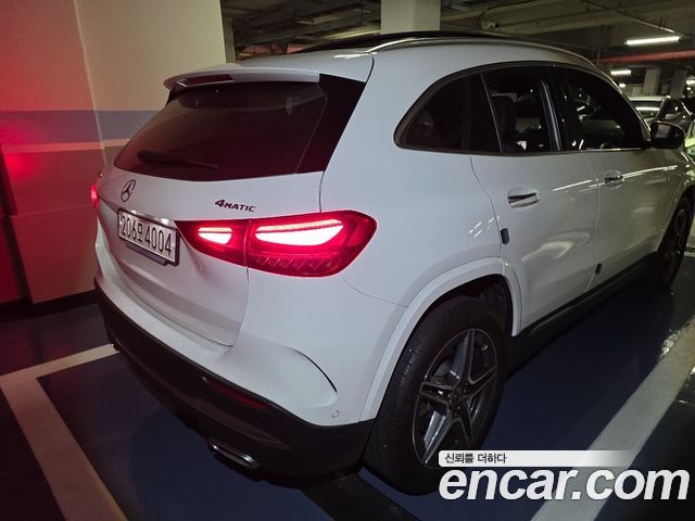 Mercedes-Benz GLA-Class — interior