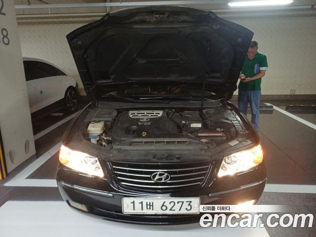 Hyundai Grandeur — interior