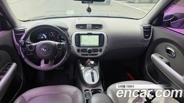 Kia Soul — interior