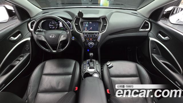Hyundai Santa Fe — interior