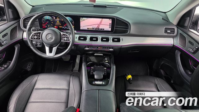 Mercedes-Benz GLE-Class — interior