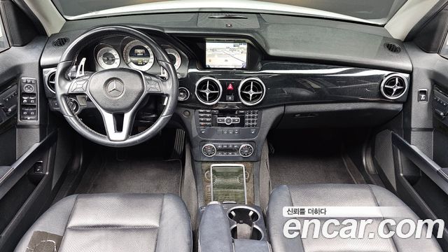 Mercedes-Benz GLK-Class — interior