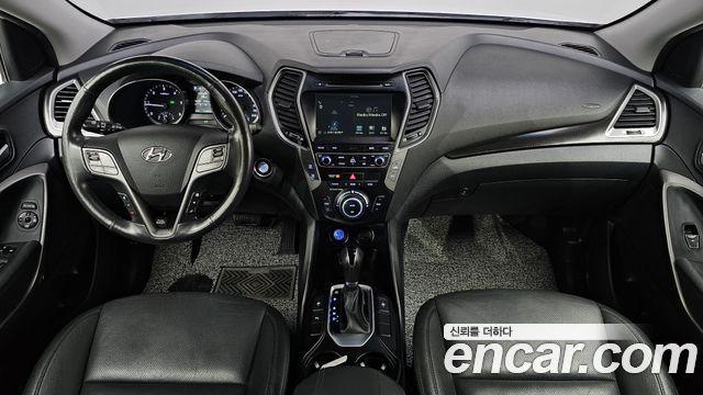 Hyundai Santa Fe — interior
