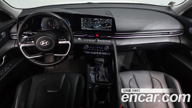 Hyundai Avante — interior