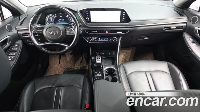 Hyundai Sonata — interior