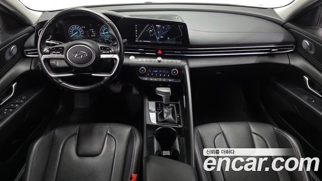 Hyundai Avante — interior