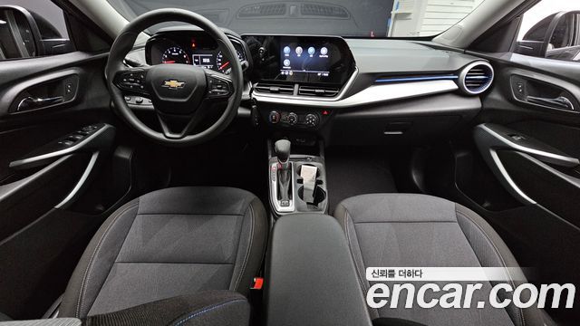 Chevrolet Korea Trax — interior