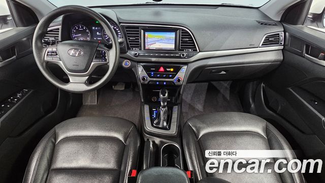 Hyundai Avante — interior