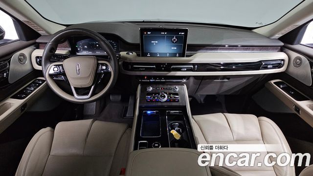 Lincoln Aviator — interior
