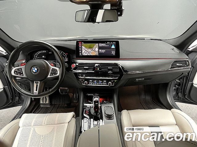 BMW M5 — interior