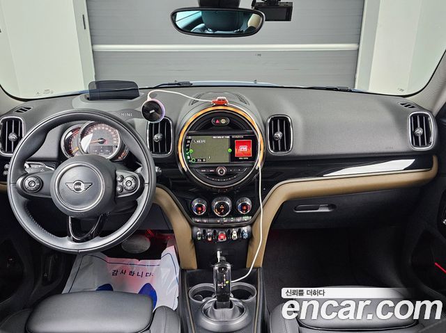 MINI Countryman — interior