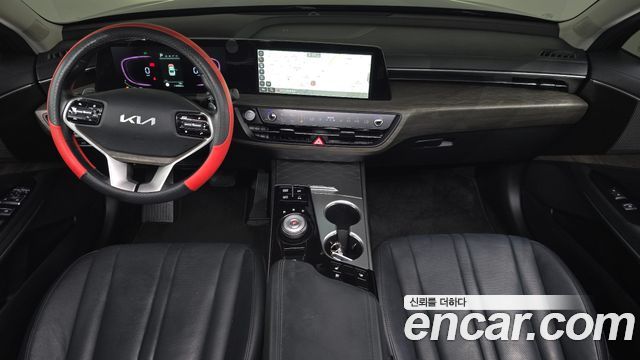 Kia K8 — interior