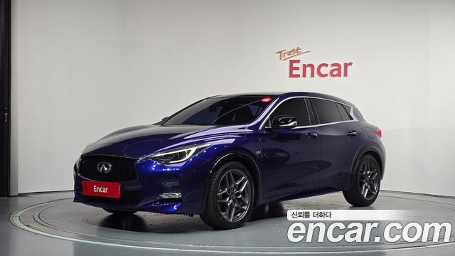 Infiniti Q30