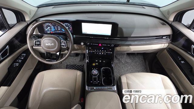 Kia Carnival — interior
