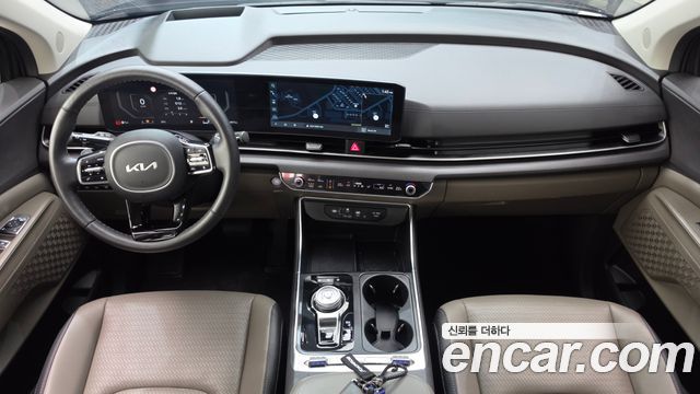 Kia Carnival — interior