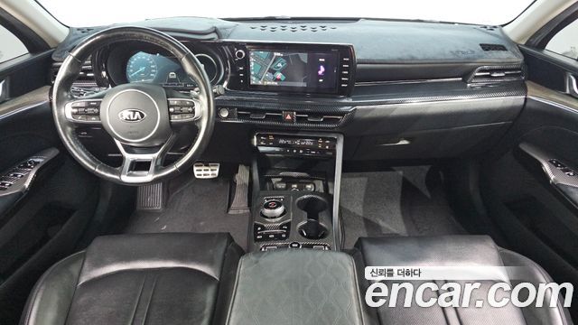 Kia K5 — interior