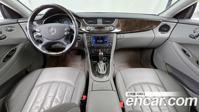 Mercedes-Benz CLS-Class — interior