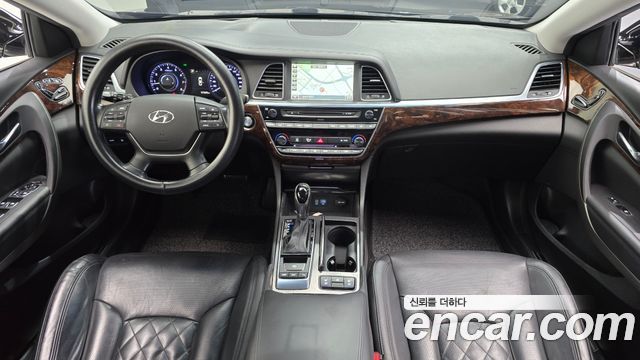 Hyundai Aslan — interior