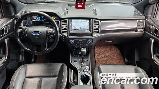 Ford Ranger — interior