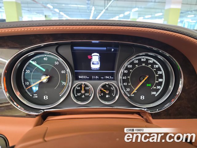 Bentley Flying Spur — interior