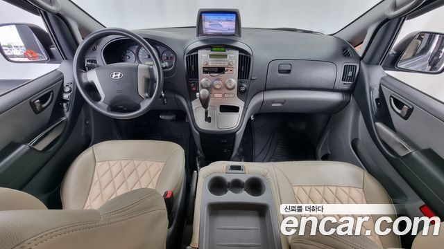 Hyundai Starex — interior