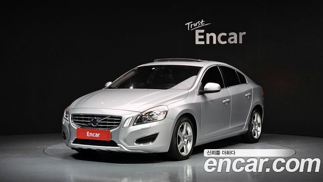 Volvo S60 — exterior