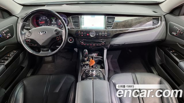 Kia K9 — interior
