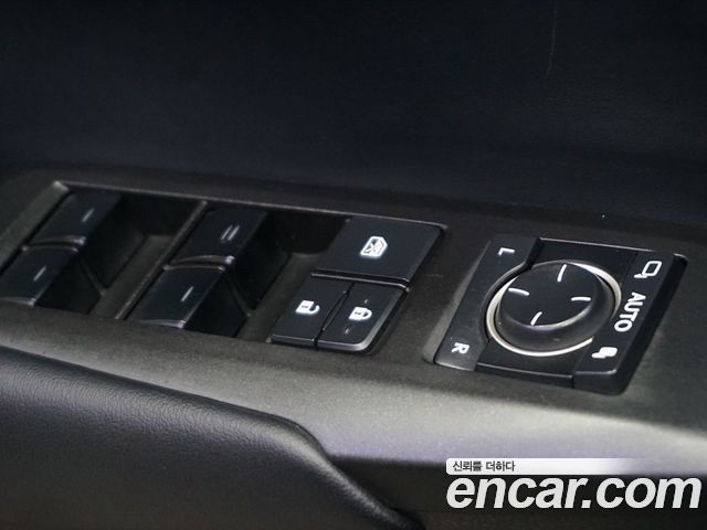 Lexus NX — interior