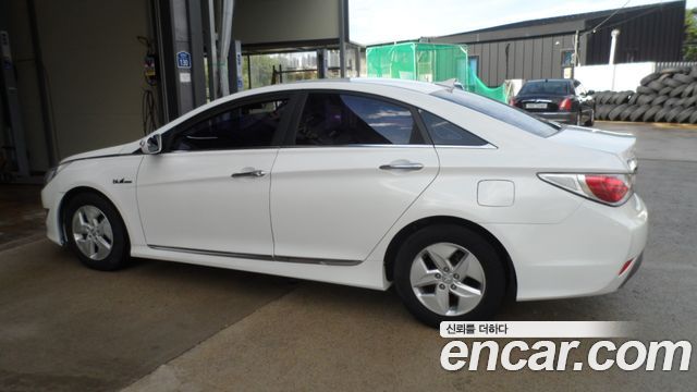 Hyundai Sonata — exterior
