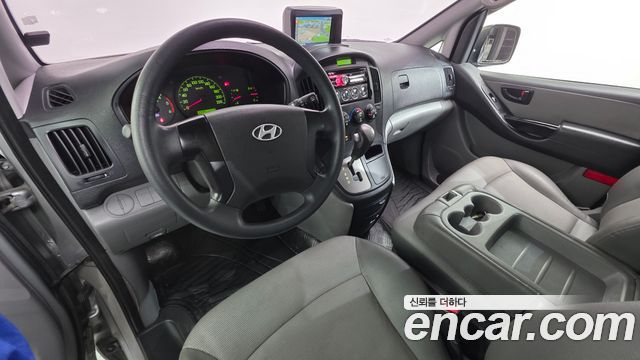Hyundai Starex — interior