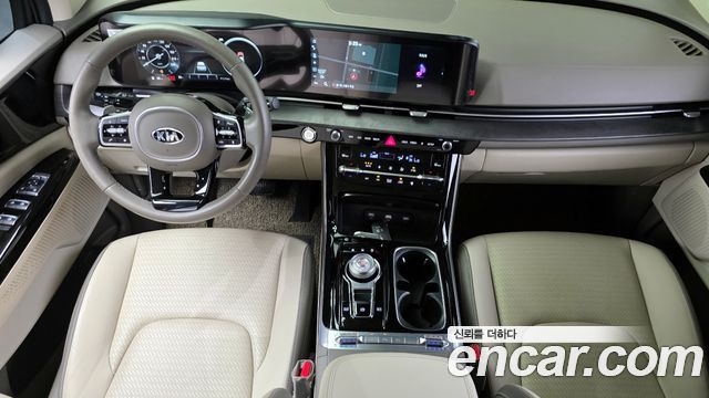 Kia Carnival — interior