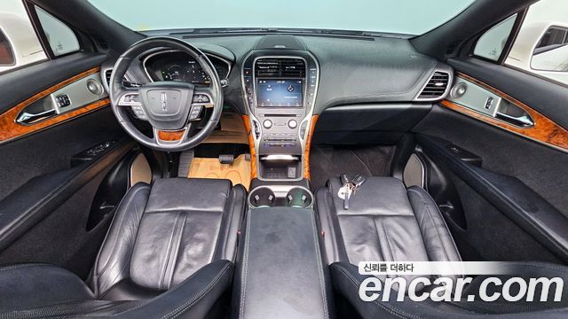 Lincoln Nautilus — interior