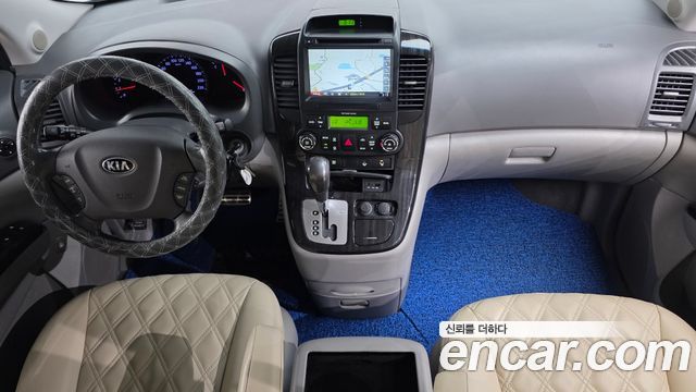 Kia Carnival — interior