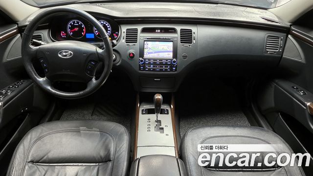 Hyundai Grandeur — interior