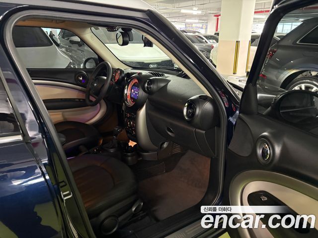 MINI Countryman — interior