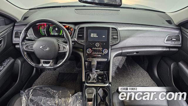 Renault Korea SM6 — interior