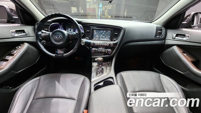Kia K5 — interior