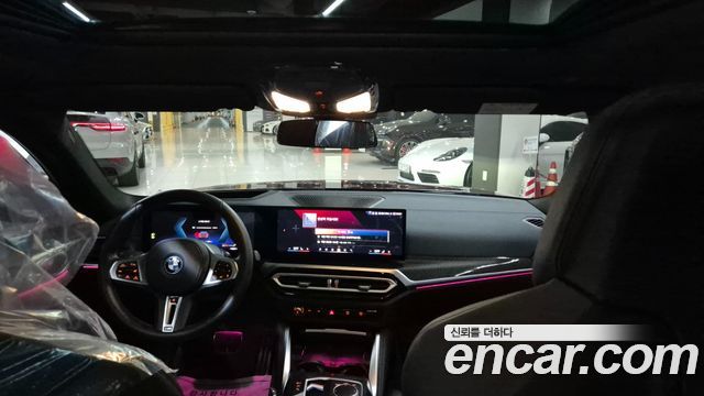 BMW i4 — interior