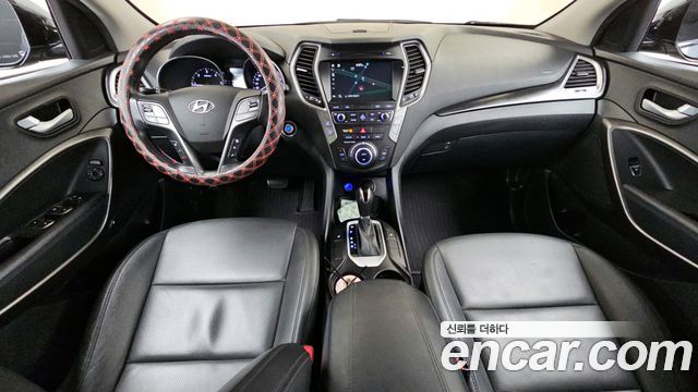 Hyundai Santa Fe — interior