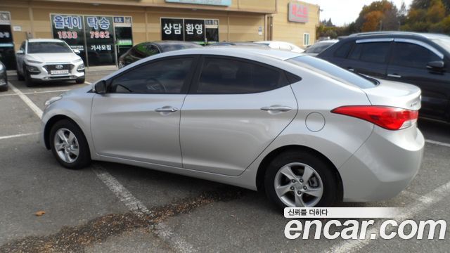 Hyundai Avante — exterior