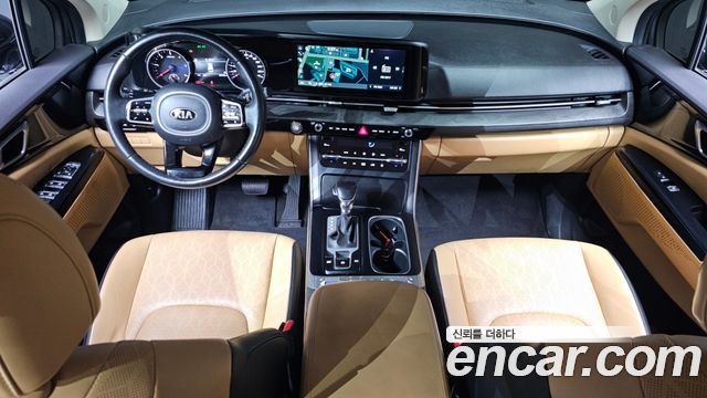 Kia Carnival — interior