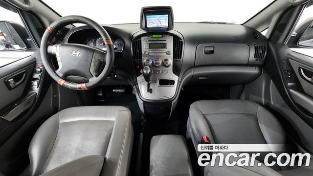 Hyundai Starex — interior