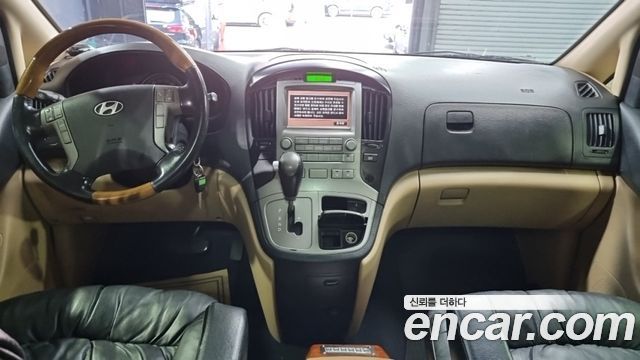 Hyundai Starex — interior