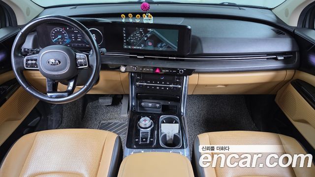 Kia Carnival — interior