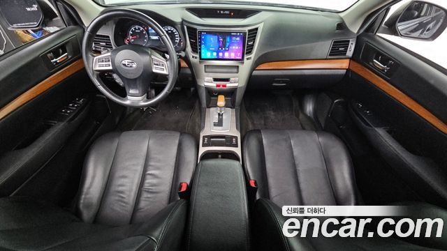 Subaru Outback — interior
