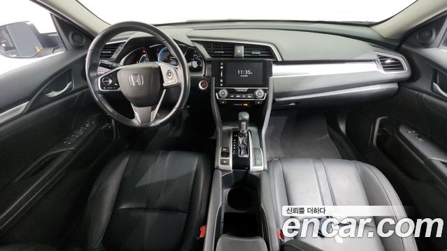 Honda Civic — interior